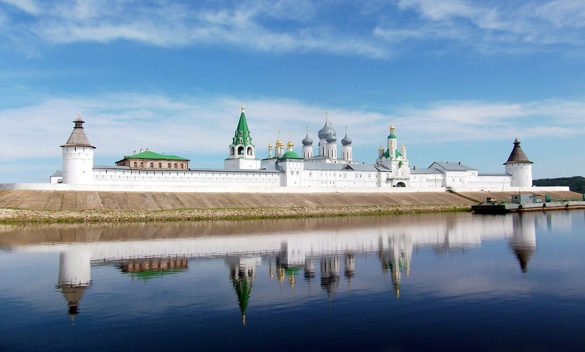 Лонгрид «И бесконечно молодой блистает вечно город мой» - Муниципальное  бюджетное учреждение культуры 